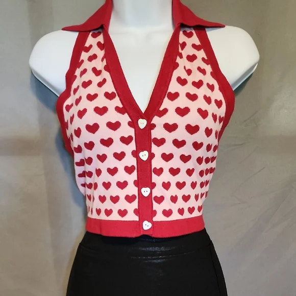 Cider Red Notched Collar Buttoned Crop Tank Top - Picture 1 of 5